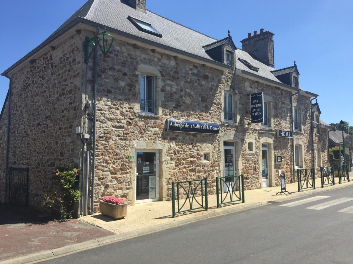 Auberge Vallee De La Douve L'Etang-Bertrand Exterior foto